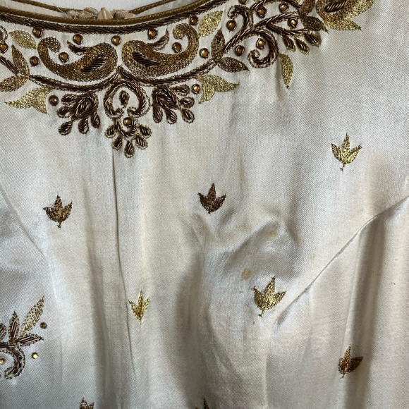 Red Long Sleeve Indian Ethnic Floor Length Evening Gown/ Anarkali - Picture 5 of 6